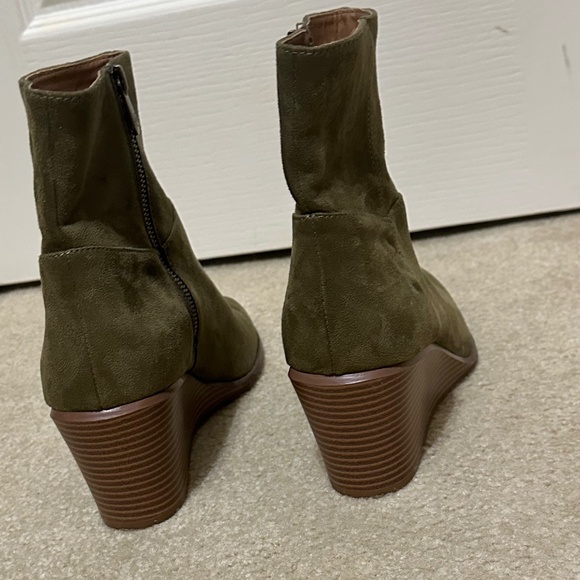 Adrienne Vittadini Suede Ankle Boots Tan Taupe - Picture 6 of 12